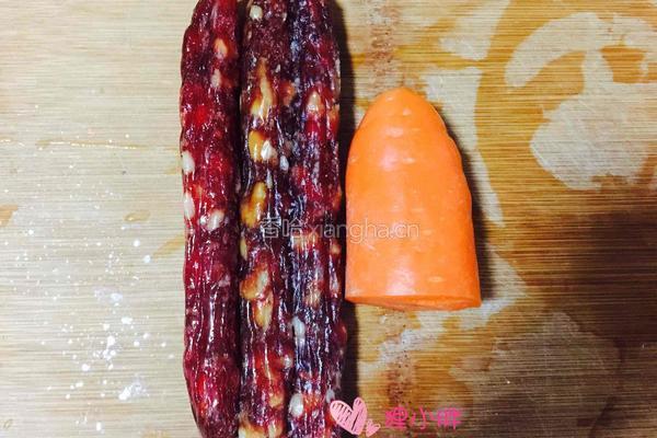 雪菜香肠焖饭的做法图解2