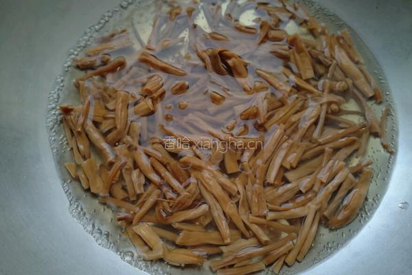 黄花菜小葱炒肉的做法图解4