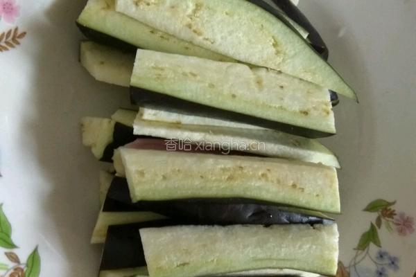鱼香茄条的做法图解1
