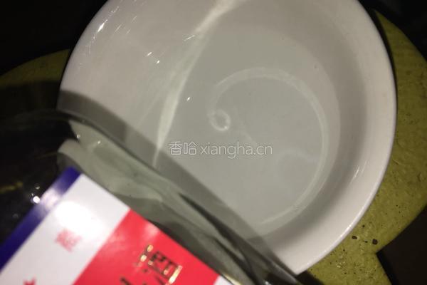 淹咸鸭蛋的做法图解3