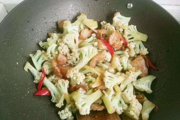 五花肉炒花椰菜的做法图解9