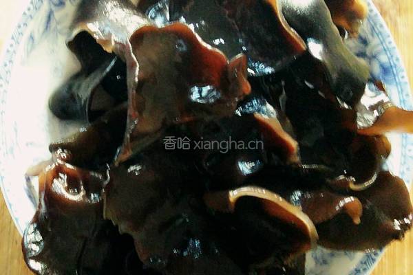 蒜苔炒鸡肉的做法图解2