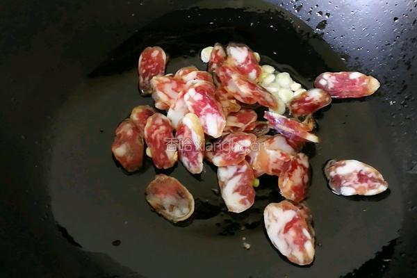 蒜苔腊肠小炒的做法图解4