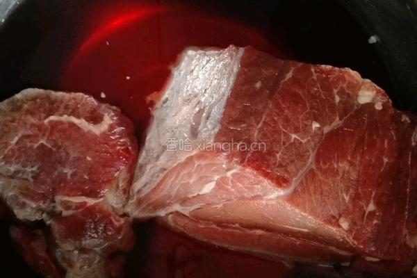 萝卜炖牛肉的做法图解1