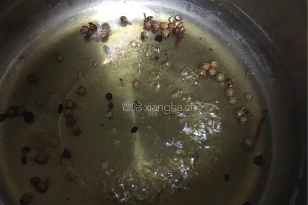 水汆嫩肉丸的做法图解2