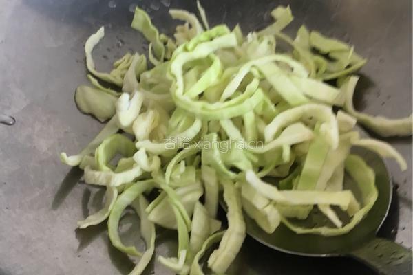 清炒卷心菜的做法图解3
