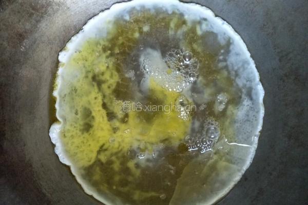 咸鸭蛋白炒青椒的做法图解5