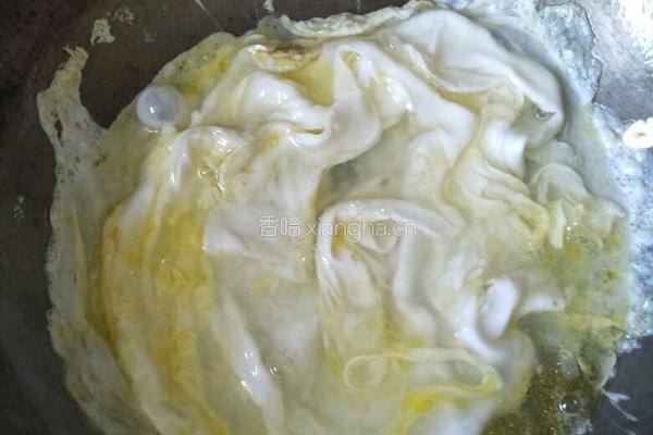 咸鸭蛋白炒青椒的做法图解6
