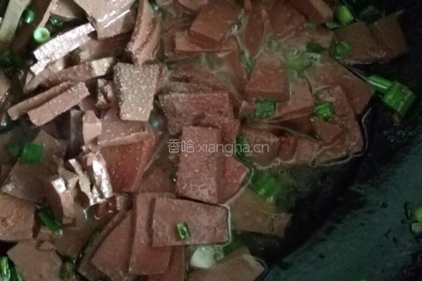 香葱炒鸭血的做法图解4