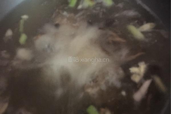 排骨面汤的做法图解3