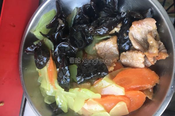 小炒青笋的做法图解10
