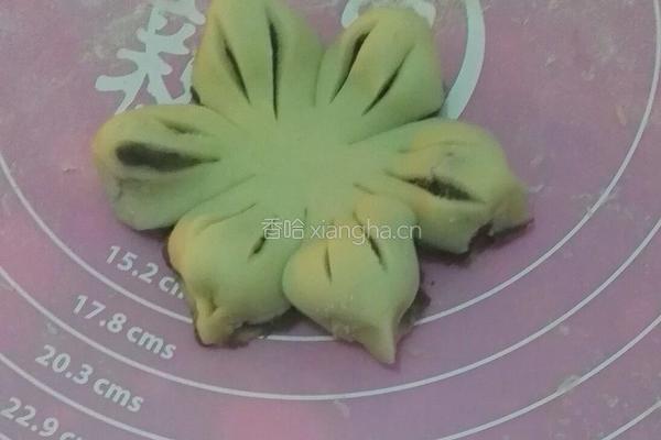 红豆沙•梅花酥的做法图解14