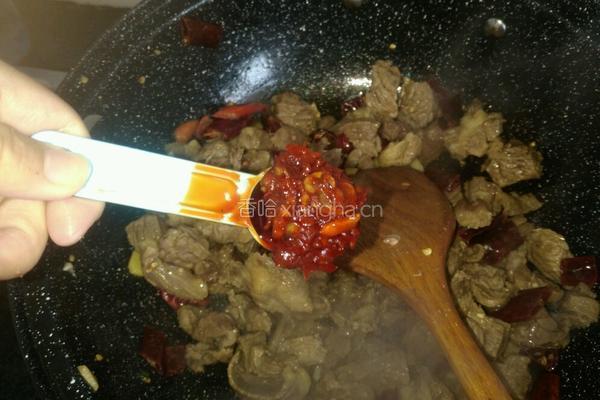 牛腩炖土豆的做法图解3