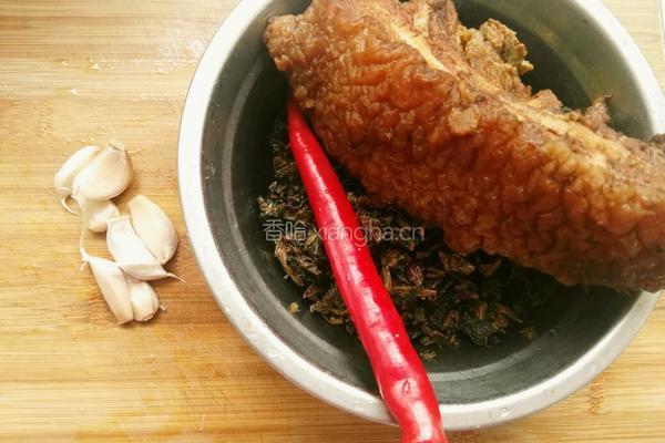 梅菜扣肉的做法图解1