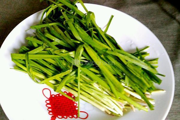 韭菜虾皮炒鸡蛋的做法图解2