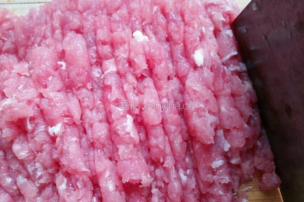 芹菜大肉饺的做法图解3