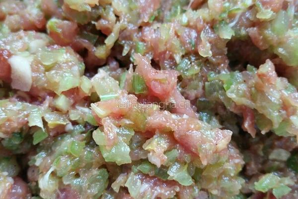 芹菜大肉饺的做法图解5