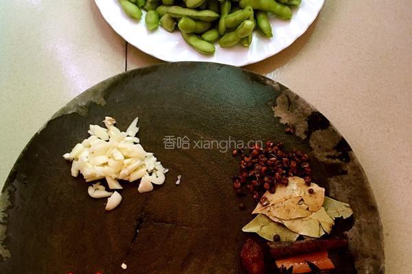卤香毛豆的做法图解1