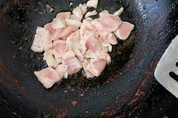 西芹肉片炒木耳的做法图解3