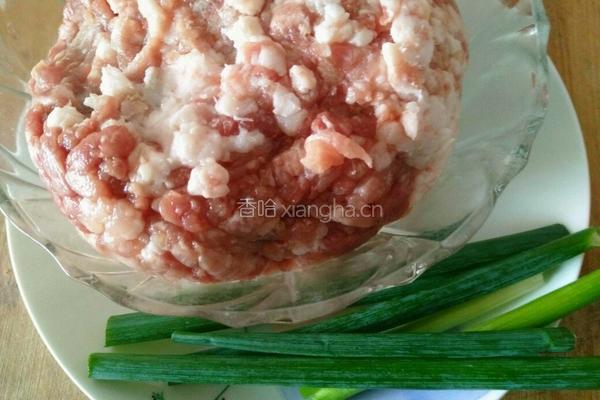 西瓜皮猪肉馅饺子的做法图解2
