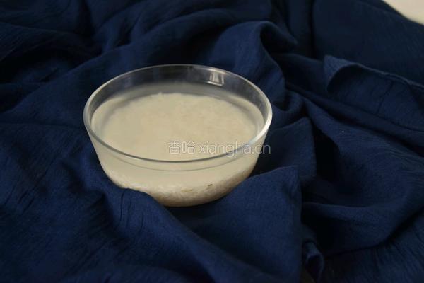 红枣山药粥的做法图解1