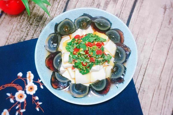 皮蛋豆腐的做法图解4