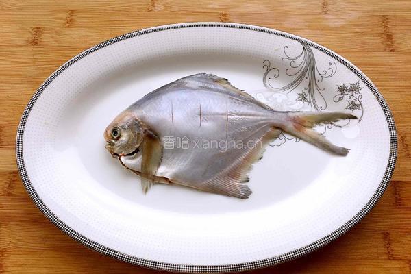 干炸平鱼的做法图解2