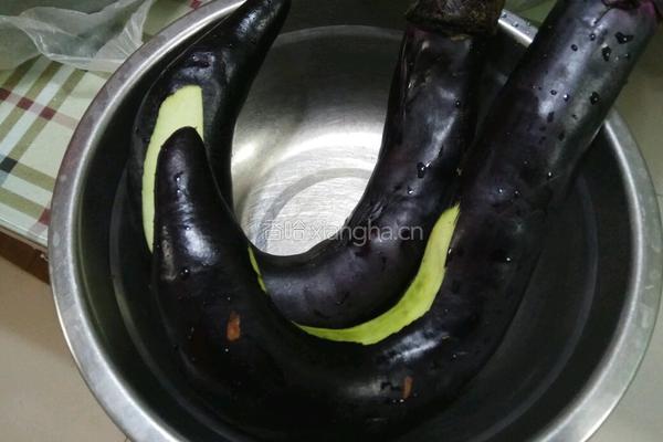 老屋私房菜凉拌茄子的做法图解1