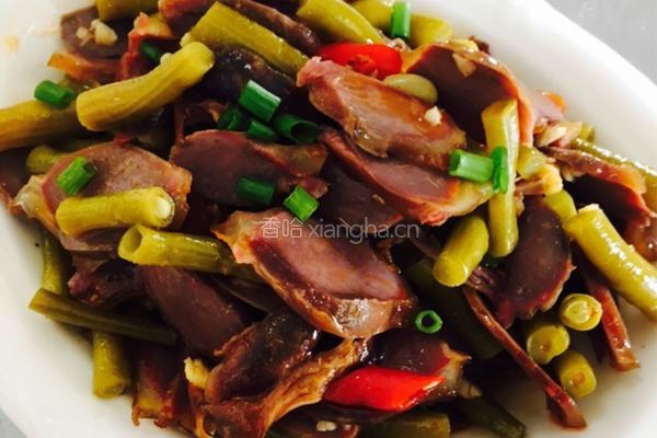 酸豆角拌鸭胗的做法图解4