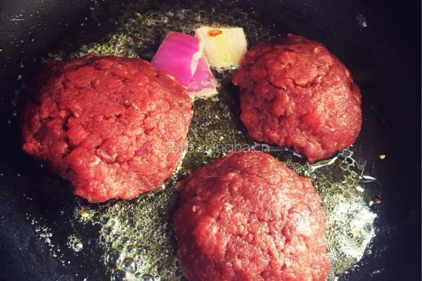 双层牛肉汉堡的做法图解5