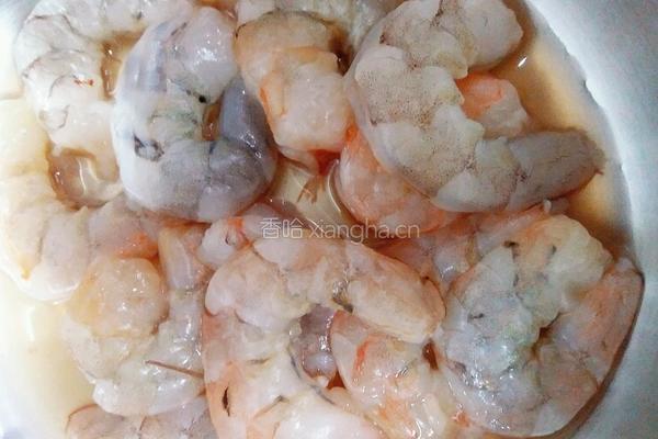 菠萝油条虾的做法图解1