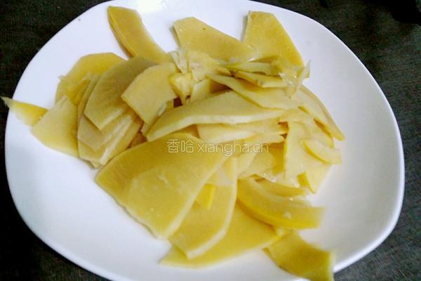 猪皮腌菜炒春笋的做法图解6