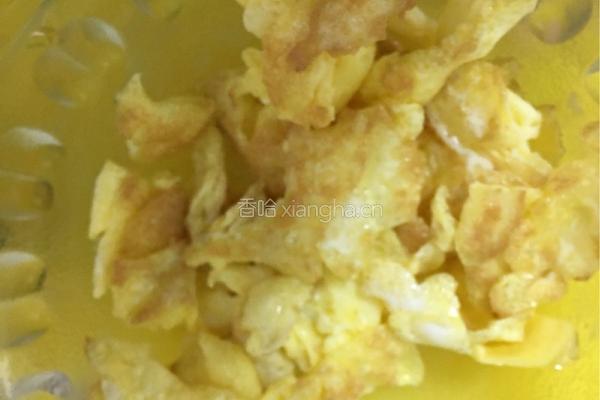 黄瓜豆皮炒鸡蛋的做法图解3