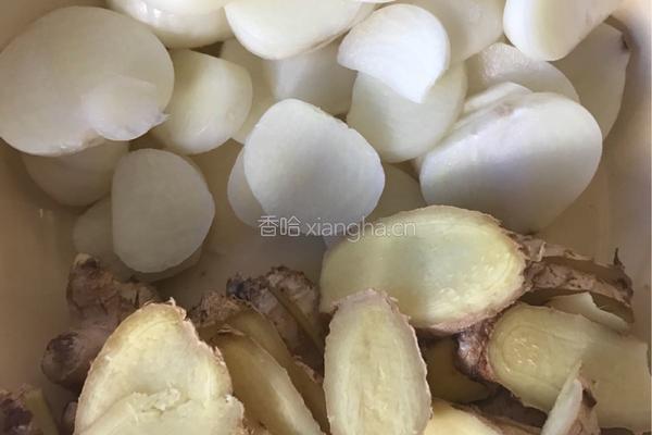 干锅蒜泥花甲的做法图解3