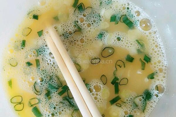 鸡蛋葱花饼的做法图解4