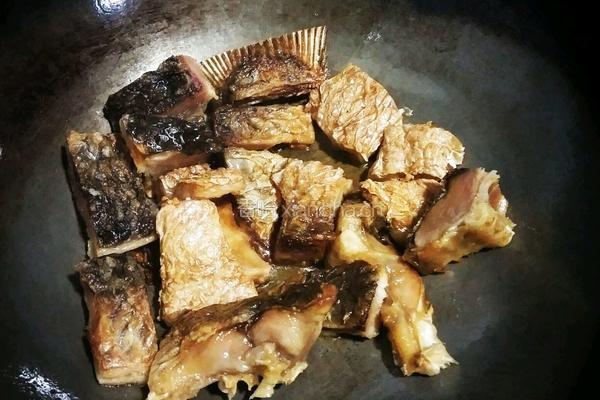 红烧咸鱼块的做法图解6