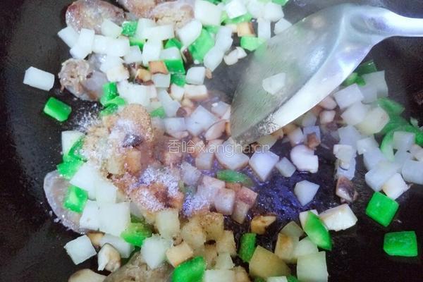 土豆腊肠焖饭的做法图解15