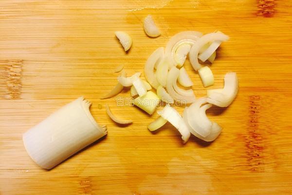 虾仁烩豌豆的做法图解5