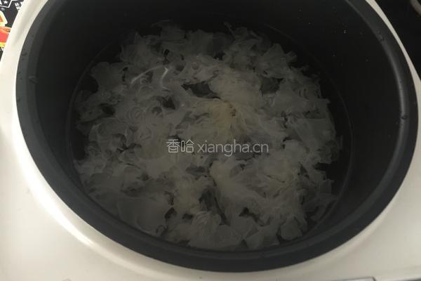 红枣银耳羹（电饭煲版）的做法图解4