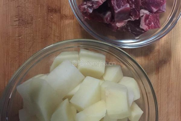 土豆焖牛肉（懒人版）的做法图解1