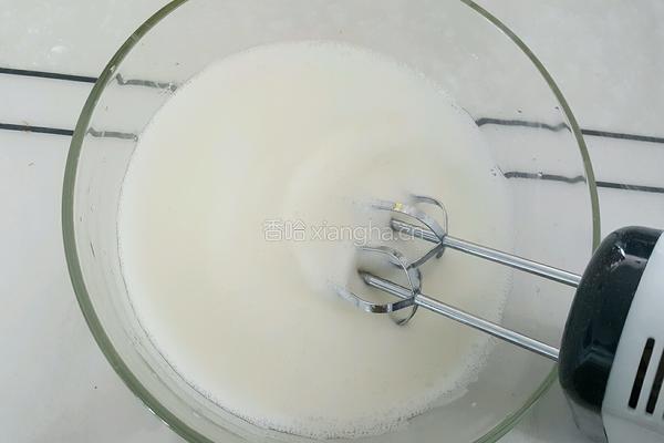 八寸戚风蛋糕的做法图解3