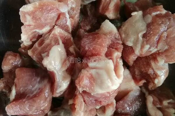 铁锅孜然羊肉的做法图解1