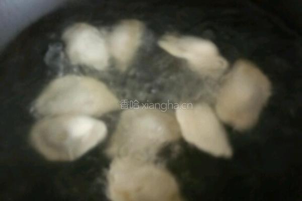 油煎酸菜饺的做法图解2