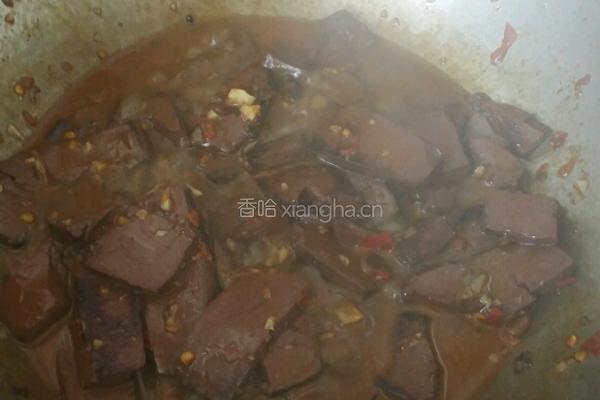 豆瓣酱炒猪血的做法图解7
