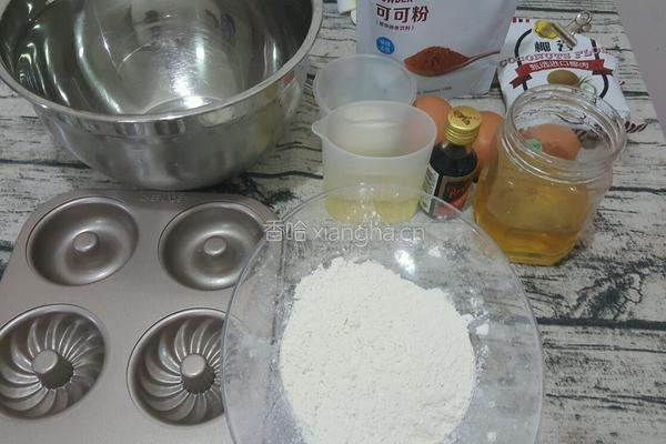 蛋糕甜甜圈的做法图解1