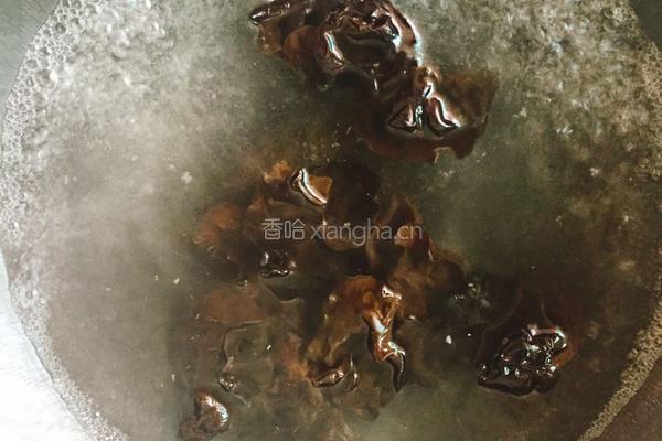 凉拌西芹的做法图解5
