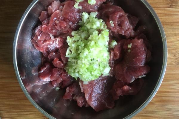 芸豆炒肉的做法图解2