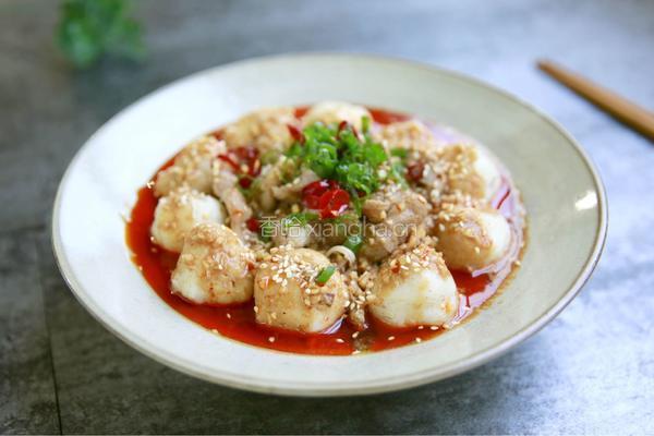 快手凉拌菜之芝麻酱拌墨鱼丸的做法图解7