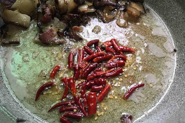 莴笋炒腊肉的做法图解11