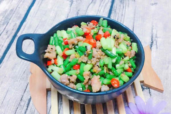 蒜薹肉末的做法图解7
